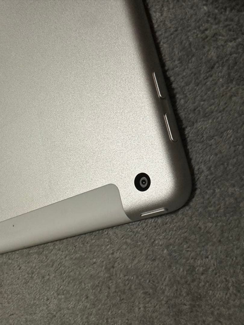 Apple iPad 第6世代 32GBホワイト 本体