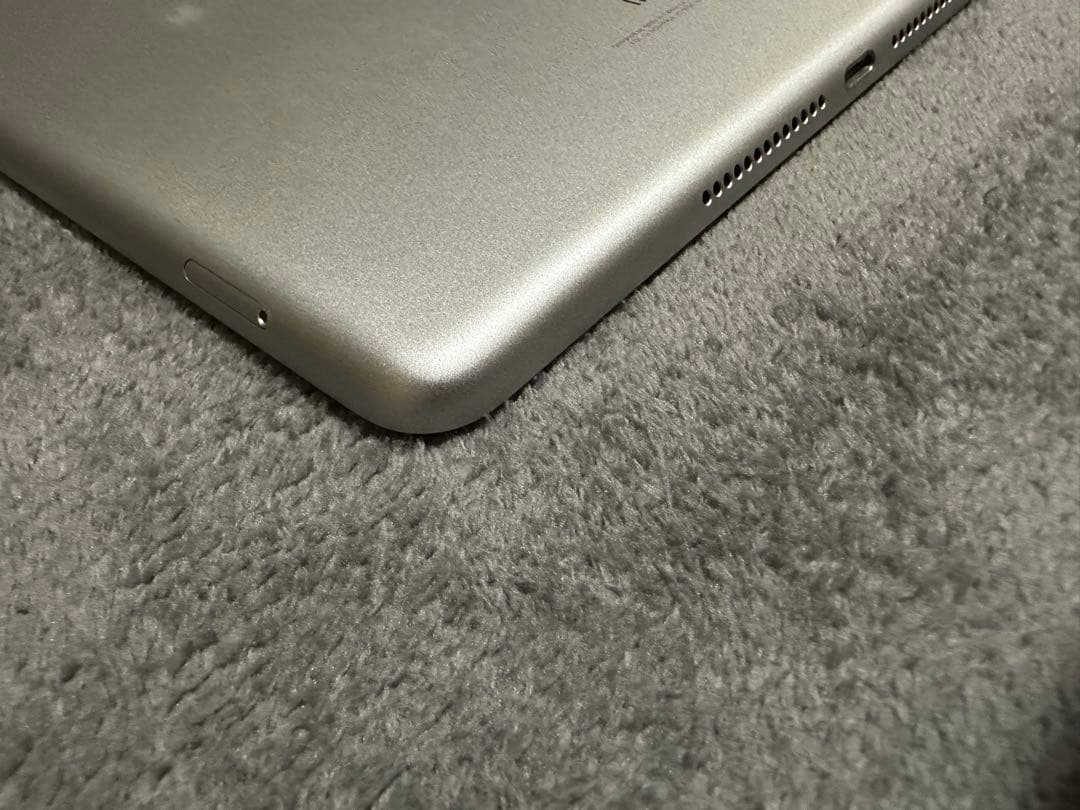 Apple iPad 第6世代 32GBホワイト 本体