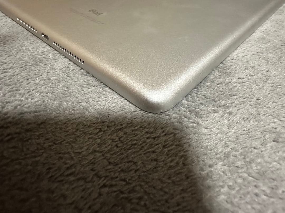 Apple iPad 第6世代 32GBホワイト 本体