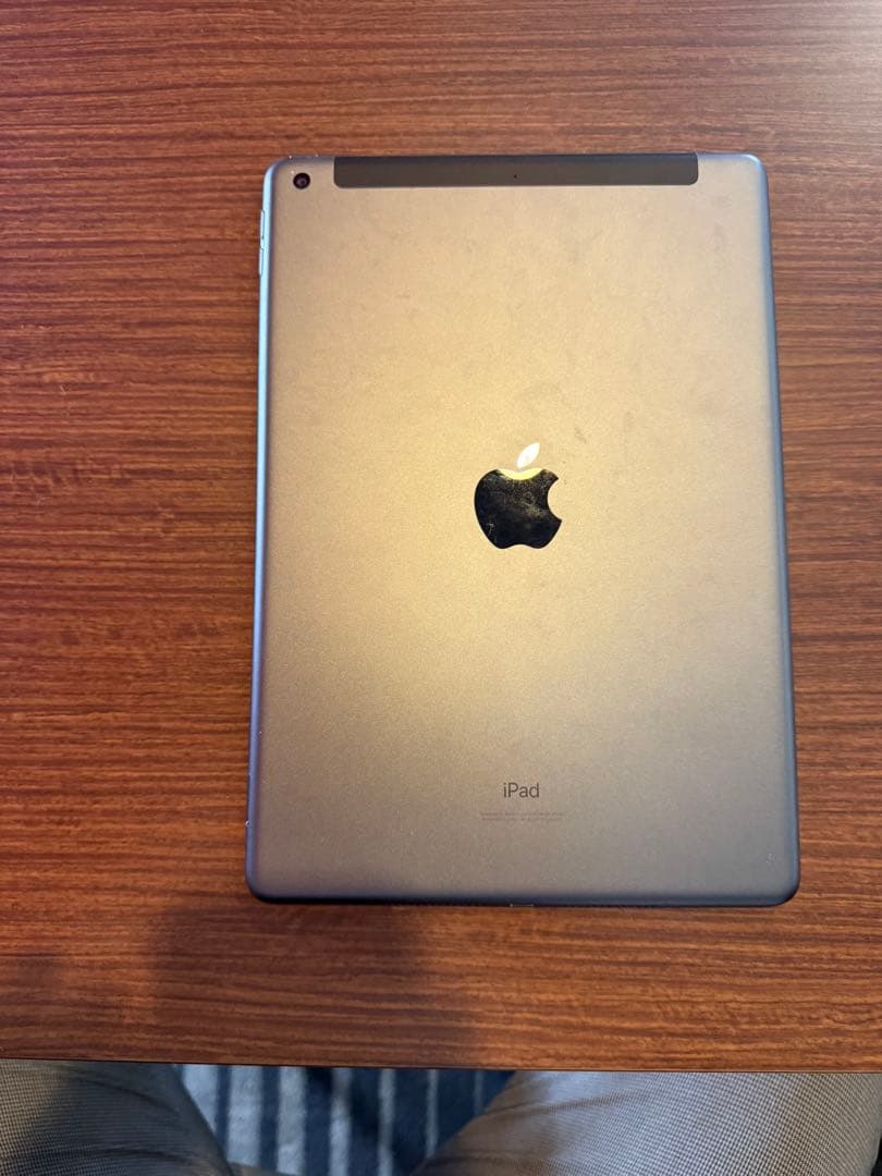 Apple iPad 第7世代　カバー付き