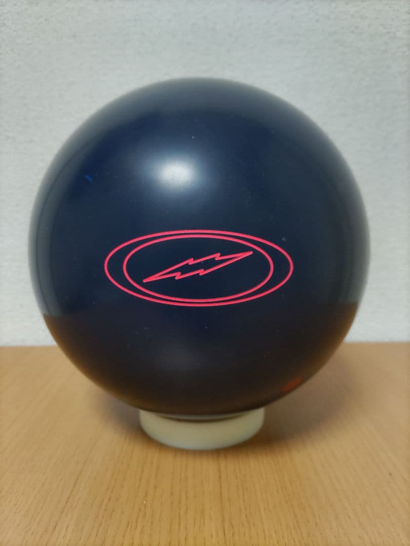 【新品】ボウリング ボール　IQツアーエディション　15ポンド