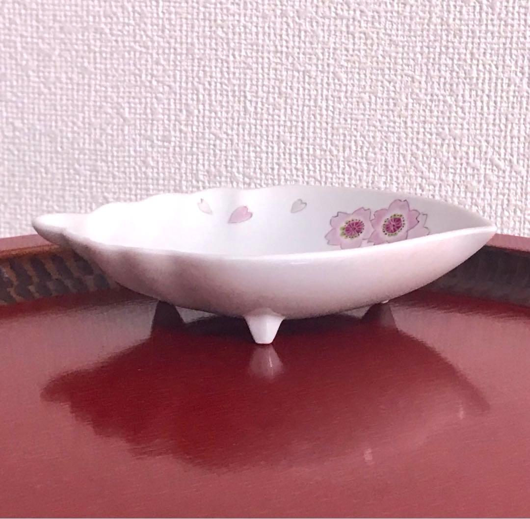 未使用保管品✨九谷焼 稔作 桜 薔薇 三つ足 皿 1枚✨さくら バラ 取り皿