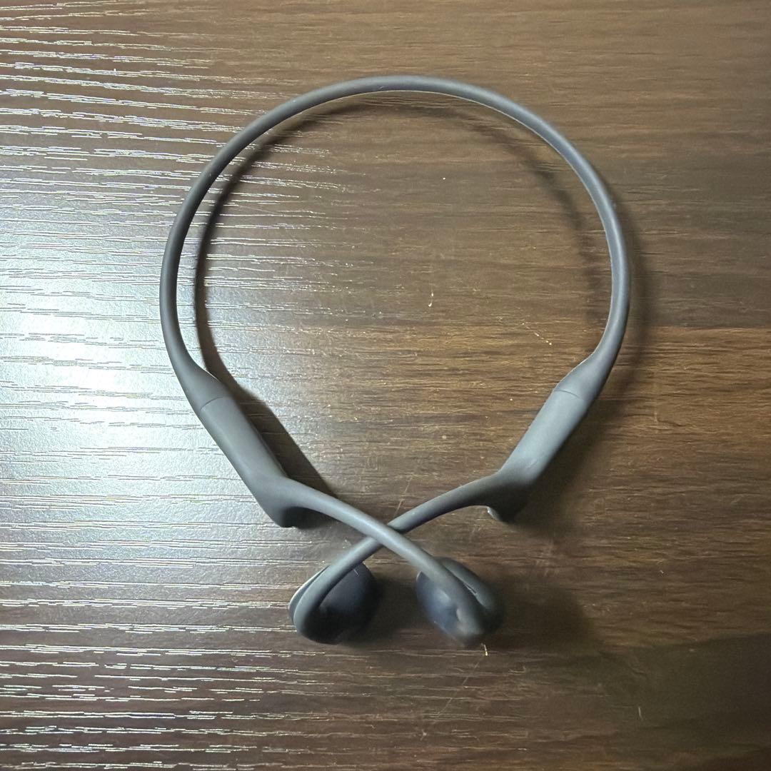 SHOKZ 骨伝導イヤホン 収納ケース、充電器付き