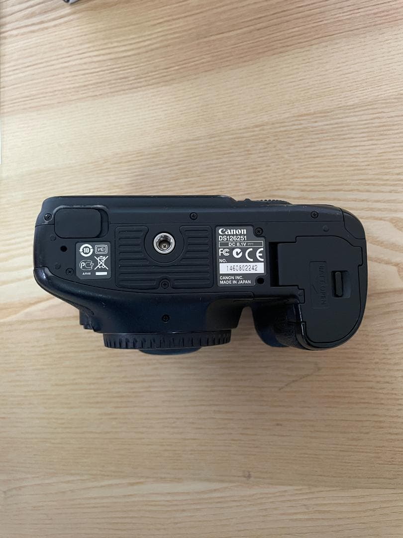 Canon EOS 7D ボディ本体 + 付属品・解説本付き