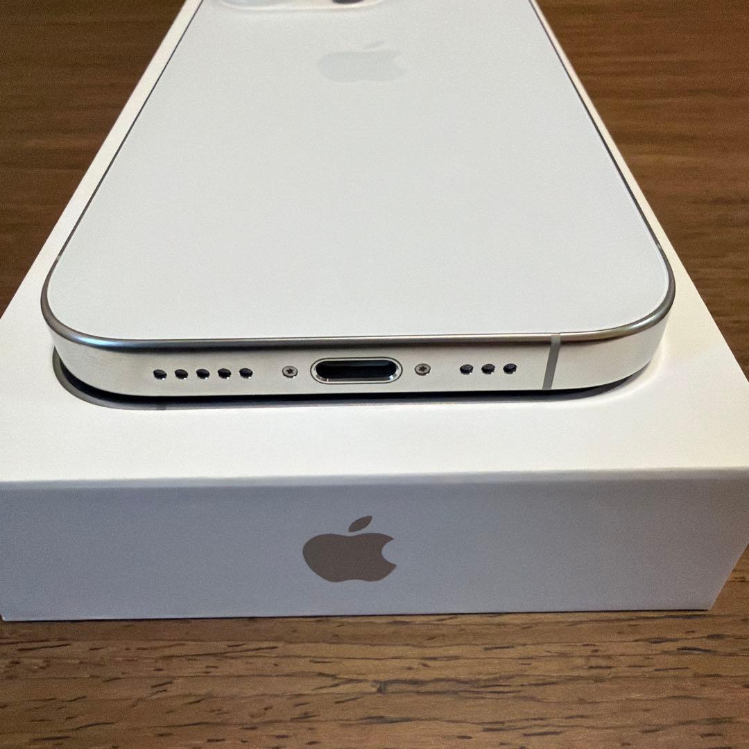 【極美品】iPhone16Pro ホワイトチタニウム 128GB