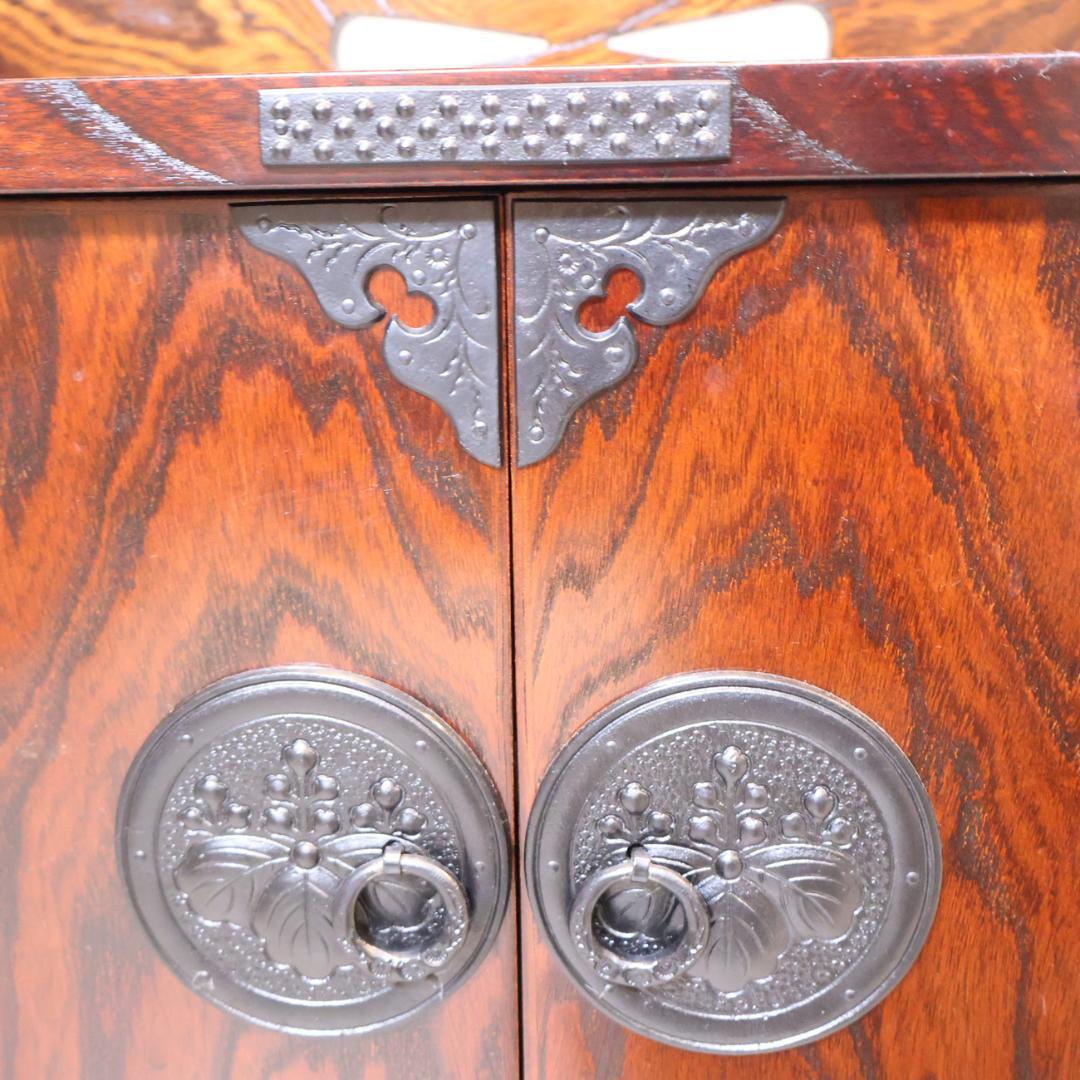 岩谷堂箪笥 欅材 茶棚 漆塗り 桐紋様 南部鉄器 サイドボード 飾り棚 茶箪笥