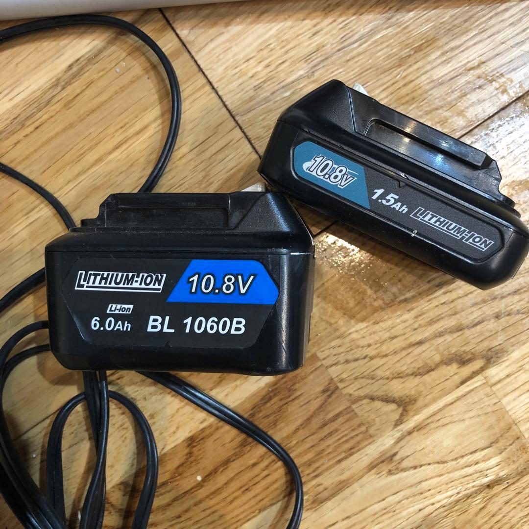 マキタMakita DC10SA コードレス掃除機 本体 バッテリー2個充電器