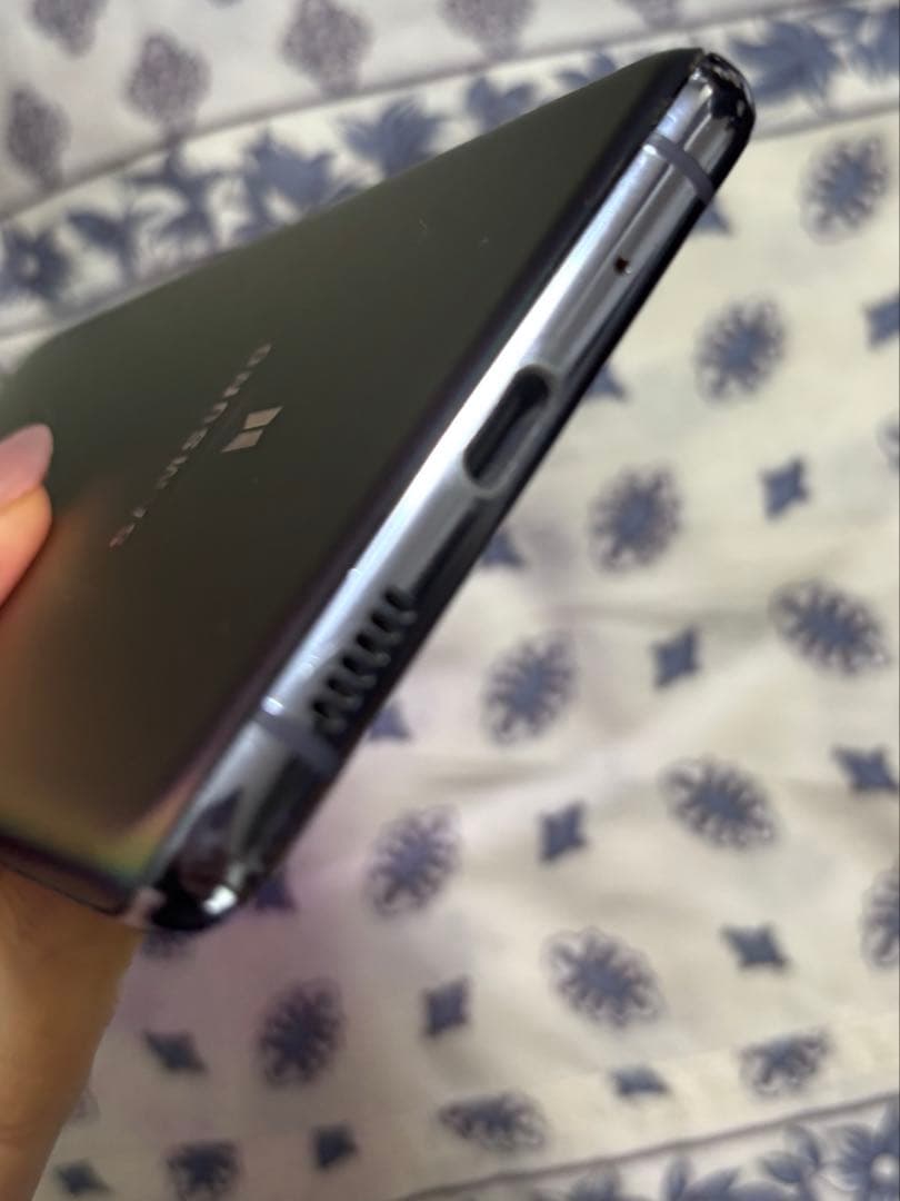 画面割れあり　Galaxy S20+ 5G BTS