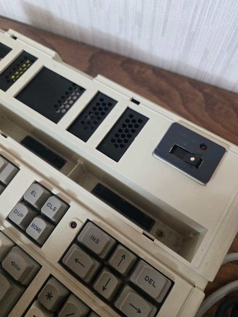 富士通 FM-7 FM-NEW7 MB25015 キーボード MICRO7