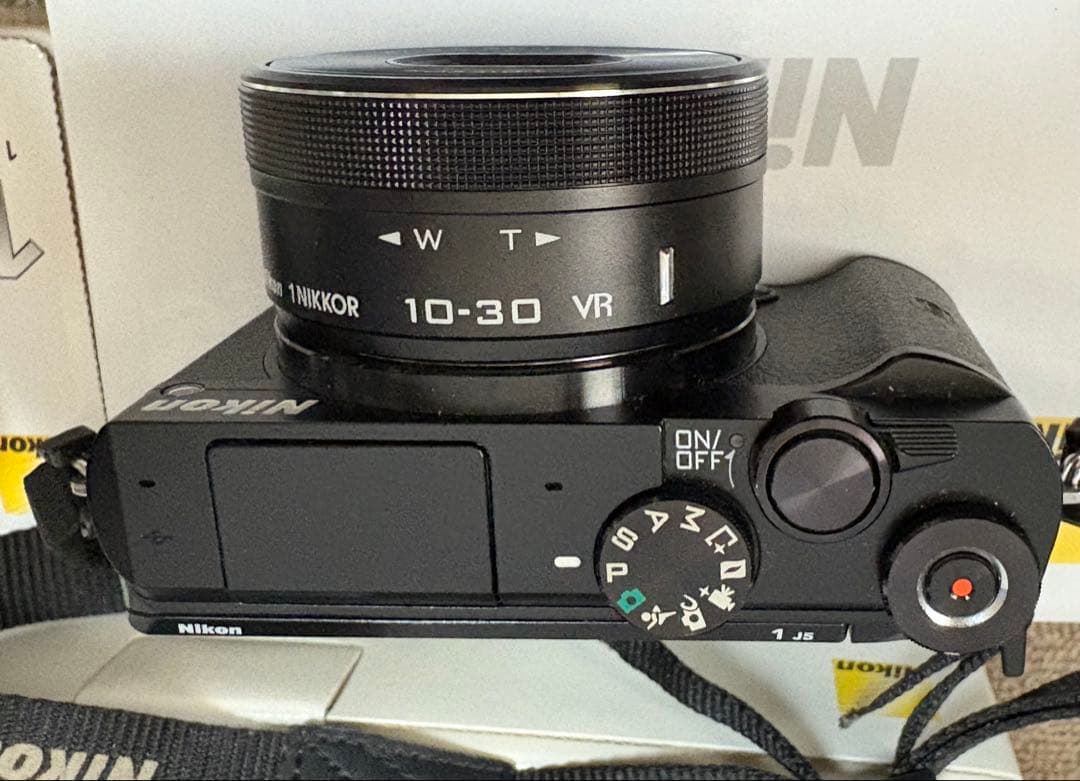 Nikon 1 J5ダブルレンズキット & NIKKOR 30-110mmレンズ