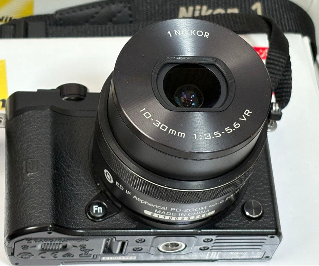 Nikon 1 J5ダブルレンズキット & NIKKOR 30-110mmレンズ