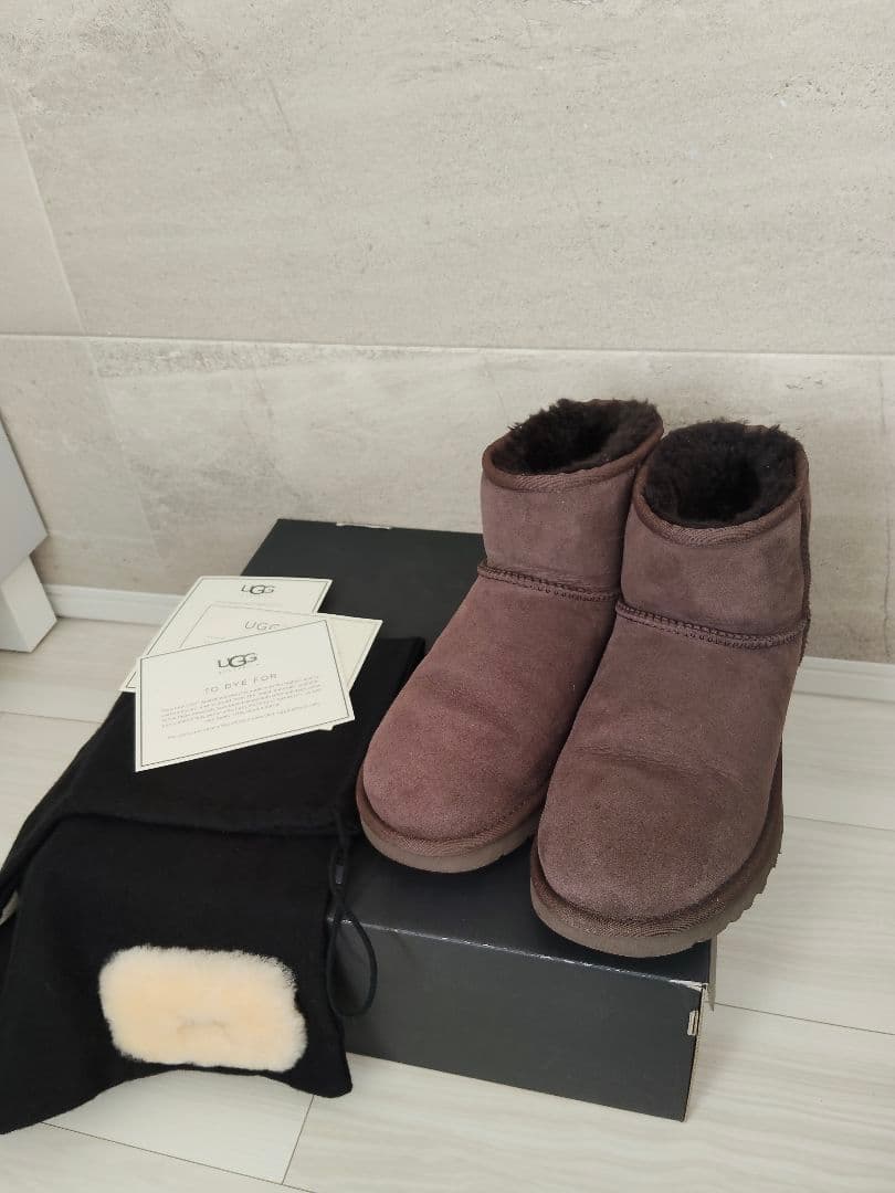 美品☆　アグ UGG ムートンブーツ　クラシックミニ　ダークブラウン　7