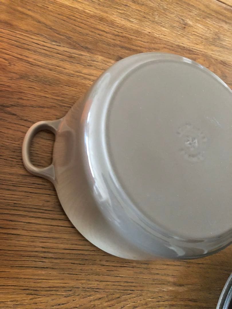 LE CREUSET ル・クルーゼ　24cm ナツメグ　美品
