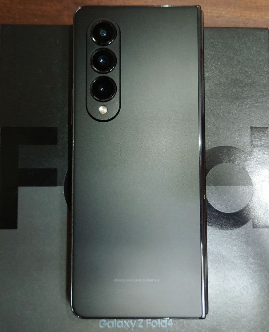 Samsung Galaxy Z Fold4【訳あり】（韓国版SIMフリー）