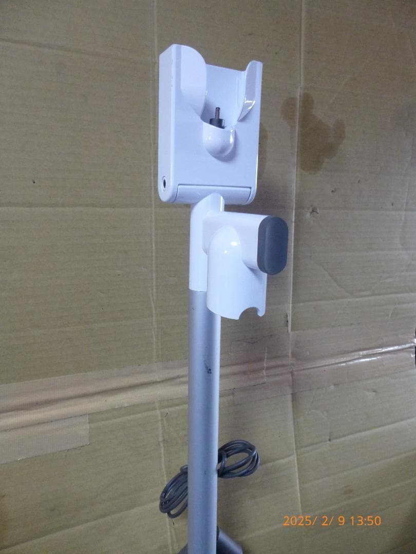 本日限り　ダイソンSV18　純正充電スタンド付き　エコモード44分　動作確認済み