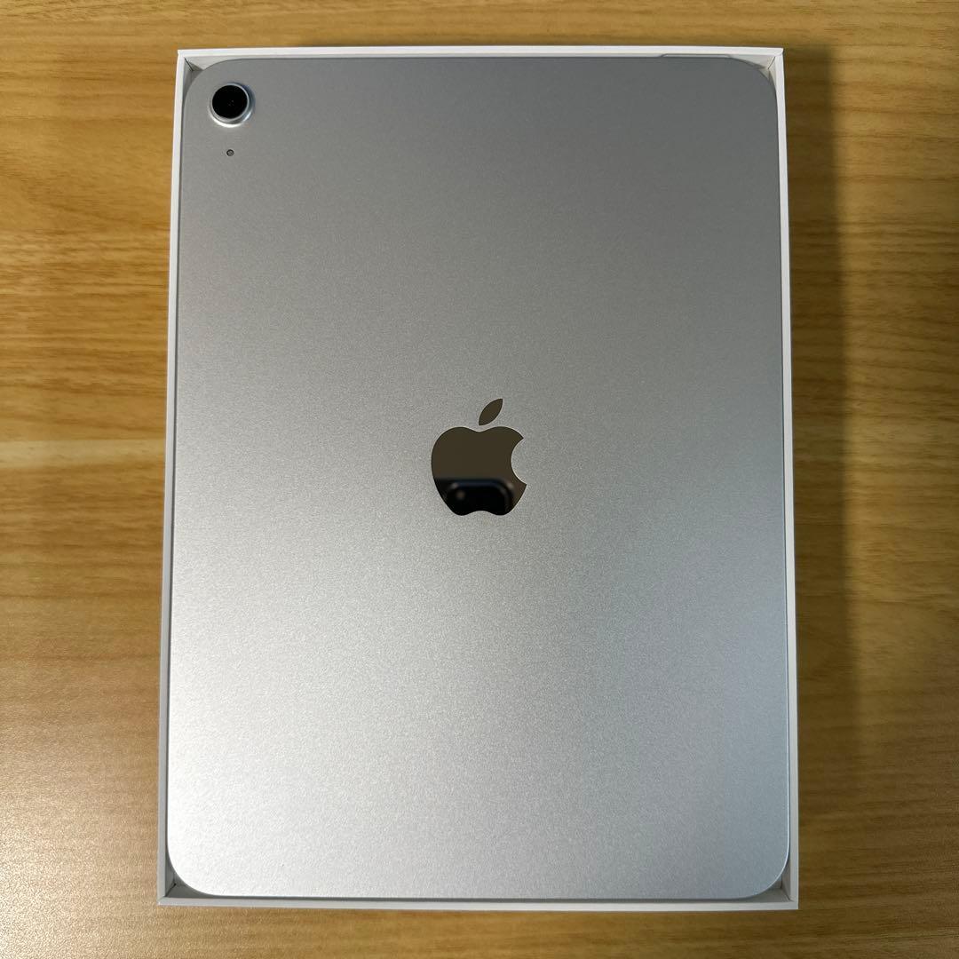 【美品】Apple iPad A16（第11世代）　128GB シルバー