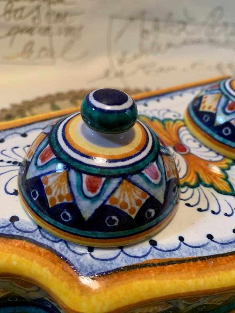 イタリア製　陶器置物　ビンテージのデルータ焼のインク壺！繊細で色が綺麗です！