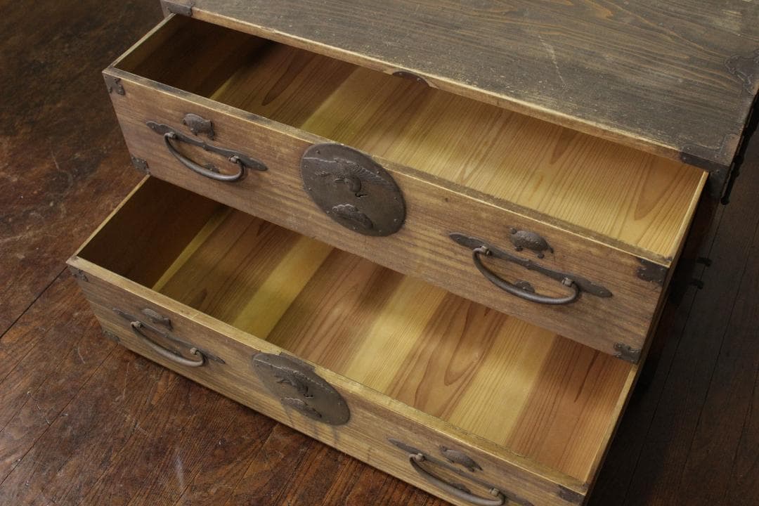 二本松箪笥 二段 前桐 鶴亀金具 古い和箪笥 時代箪笥 古家具/ローボード古民藝