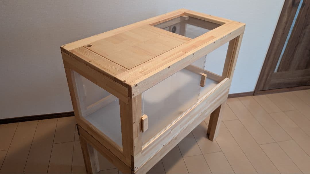 赤松集成材18ミリ幅90縦45奥行45全面アクリル板仕様 蜜蝋オイル仕上げ！