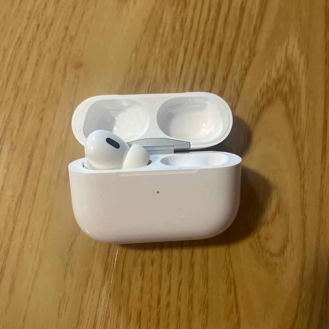 エアポッツプロ 第2世代 ケース本体と左耳