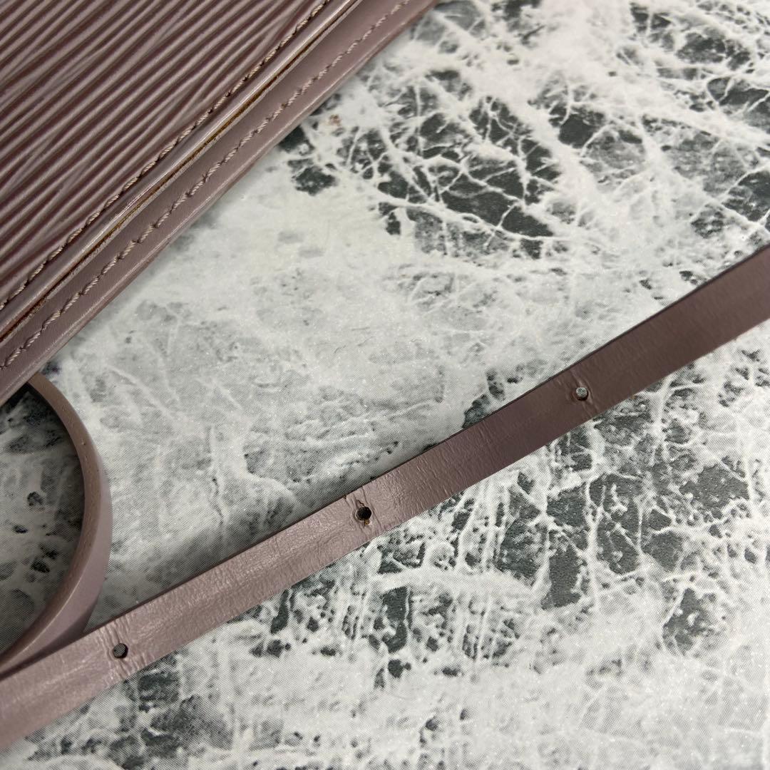 ✨LOUIS VUITTON✨　ルイヴィトン　ウエストポーチ　エピ　ロシェル