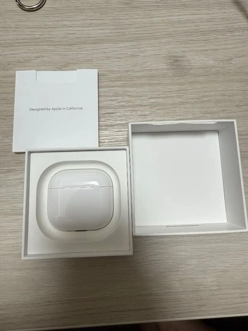 【中古品】AirPods 4 アクティブノイズキャンセリング搭載
