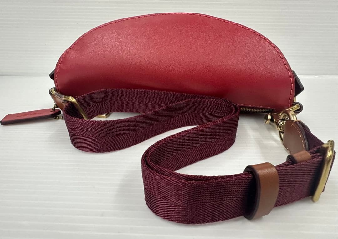 COACH コーチ ボディバッグ C2047-846 (2504253)