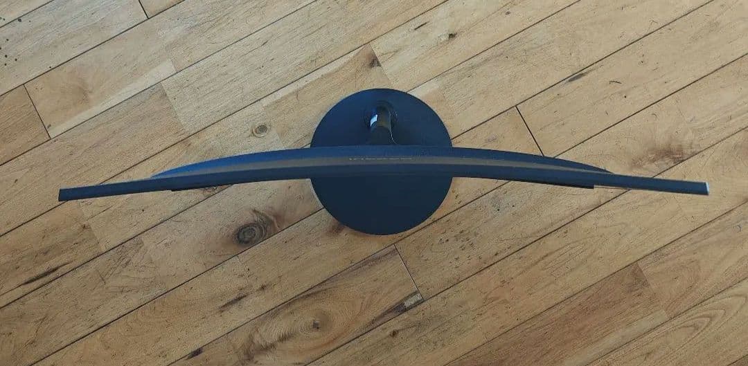 湾曲ゲーミングモニター　KOORUI　(HKC傘下ブランド)