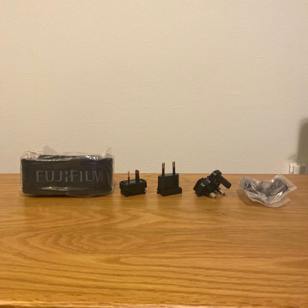 【美品】FUJIFILM X-H2 ボディ バッテリー2個＋チャージャー付き