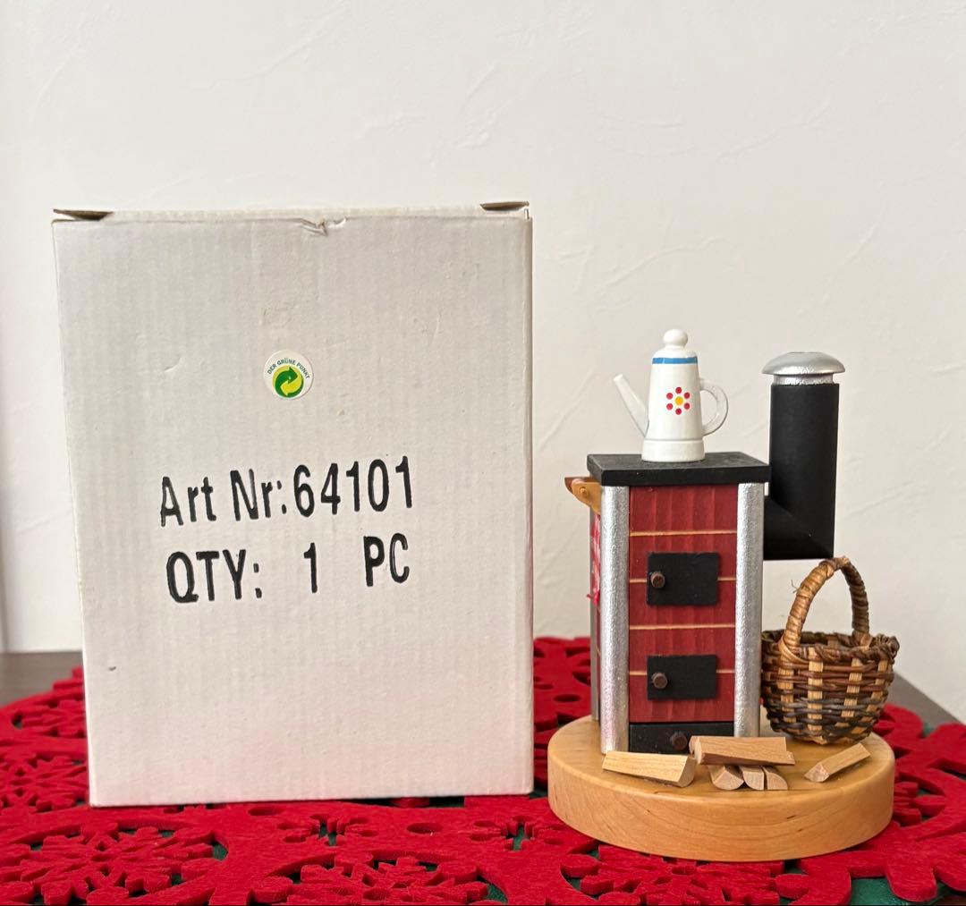 ドイツ製　木製煙出しストーブ型置物　クリスマス