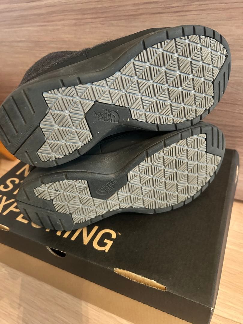 The North Face 防水フリースブーツ グレー