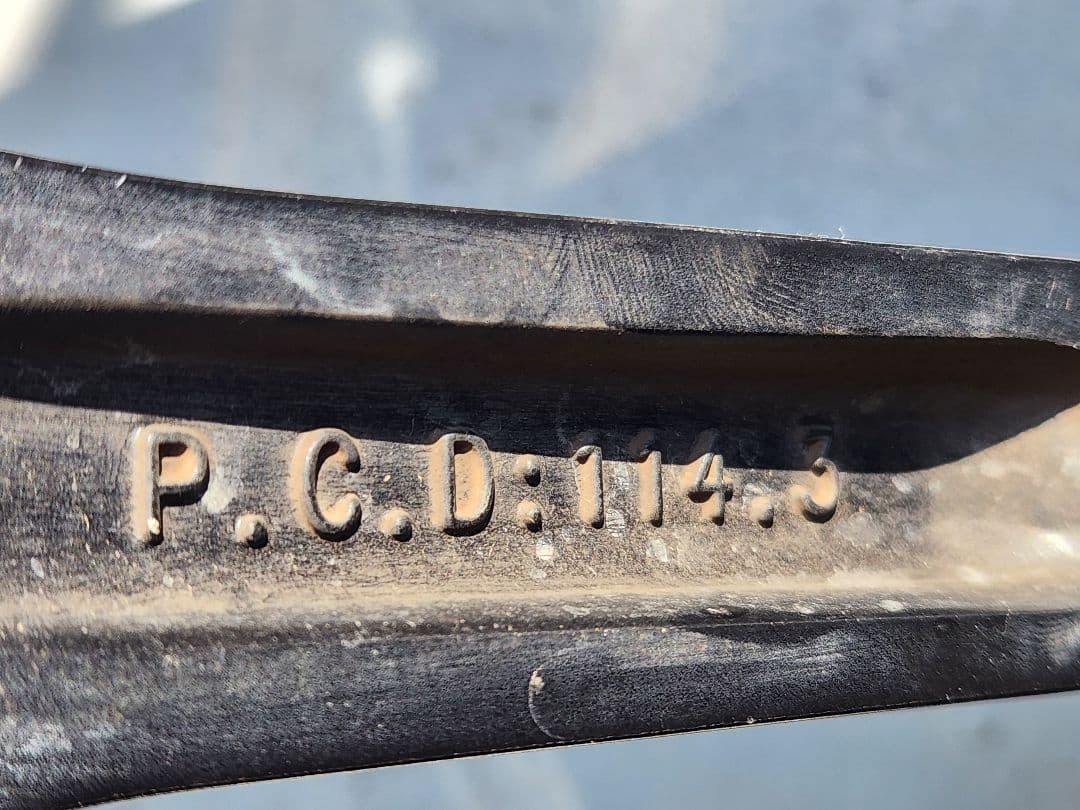 19インチ ホイールセット　245/45-19　 PCD114.3 IN 35