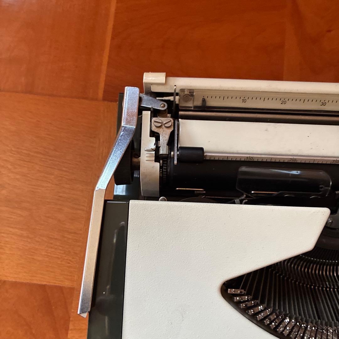 オリンピア　タイプライター トラベラー　Olympia Traveller☆