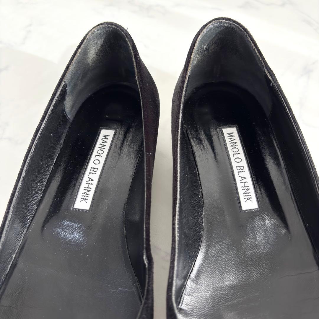 マノロブラニク 37.5 ハンギシ ベルベット フラットパンプス ブラック