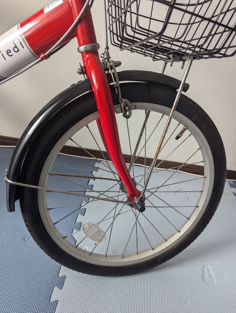 引き取り希望！ カゴ付き　赤色とデザインが可愛い　折りたたみ自転車　２０インチ
