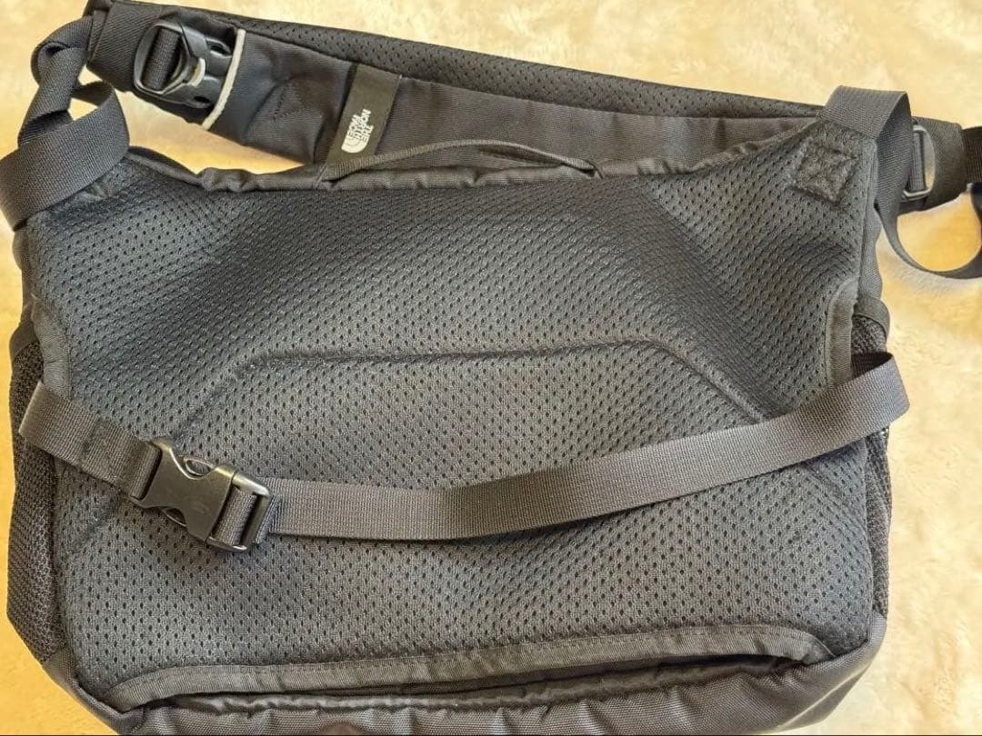 THE NORTH FACE ブラック ショルダーバッグ　抱っこ紐