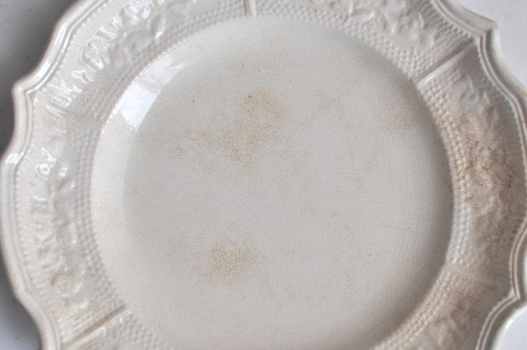 フランスアンティーク　ランヴェルヴィレー　１９世紀　レリーフ皿　　 (3549)