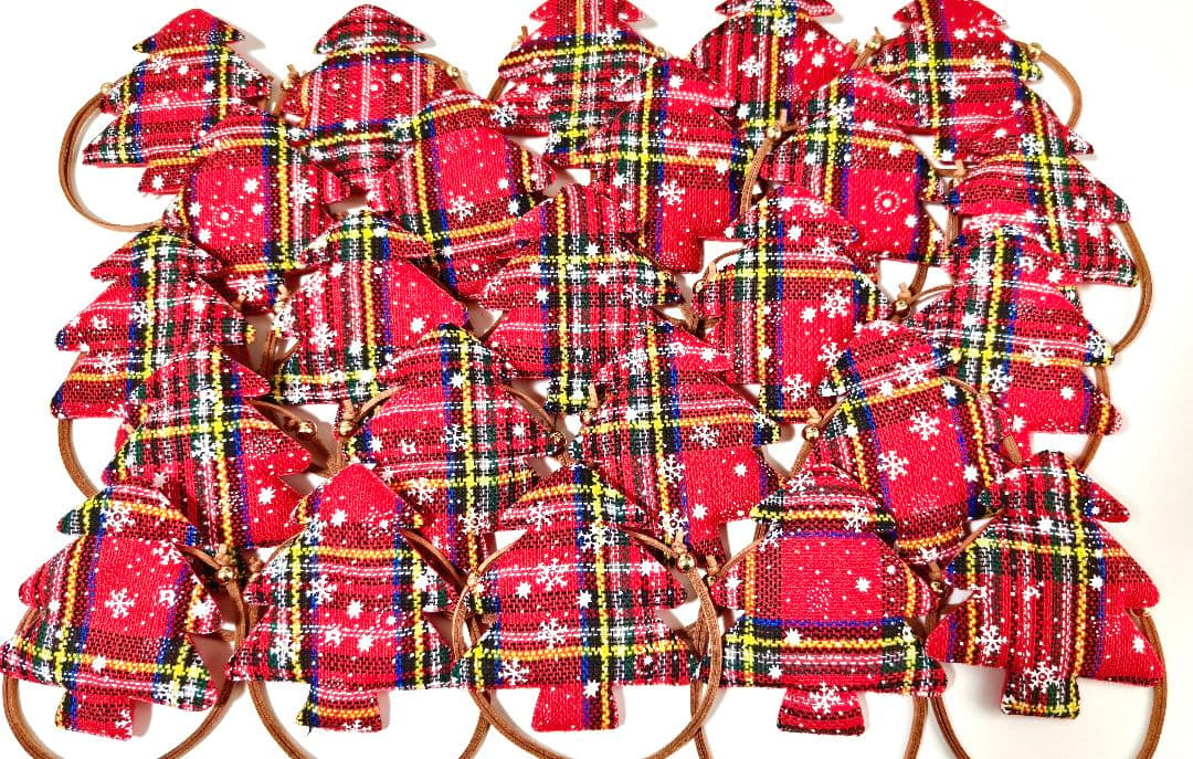業務用トリミングチョーカー+背景布　クリスマスツリー　ペットサロン　雪　犬