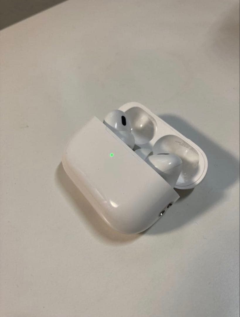 AirPods Pro第二世代 （A3047）本体 充電ケースつき