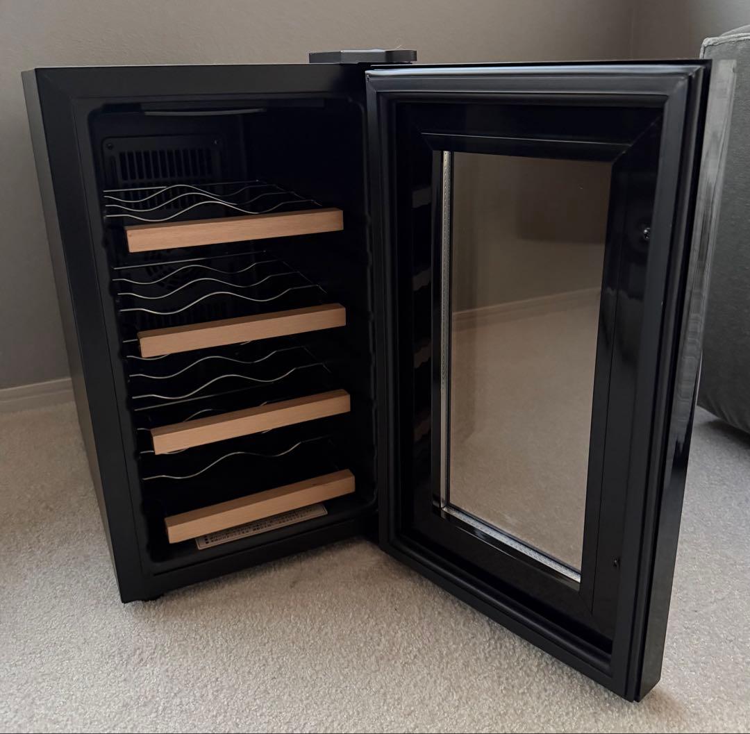 <2021年製> デバイスタイル　ワインセラー　CE-8W