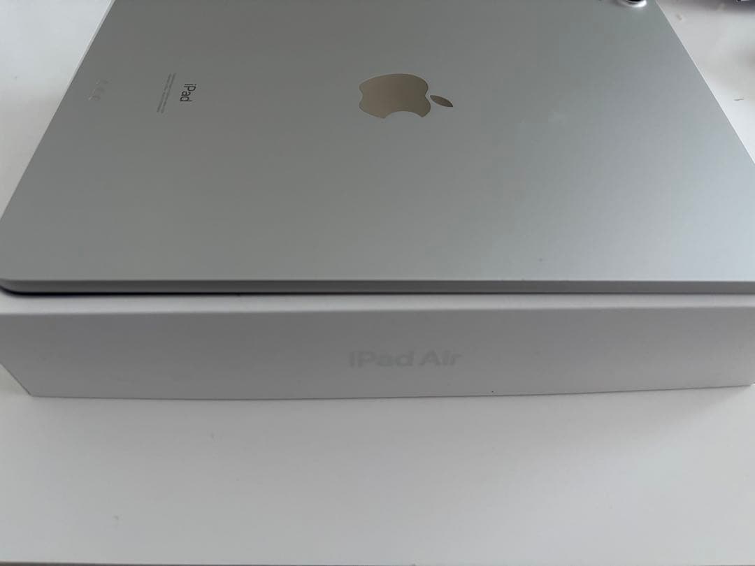 た*ー様 Apple iPad Air(第4世代) 64GB シルバー