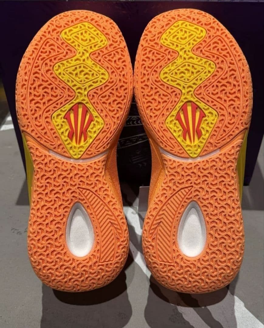 限定値段　Kyrie 1 バスシューズ 27cm(Kyrie着用モデル)