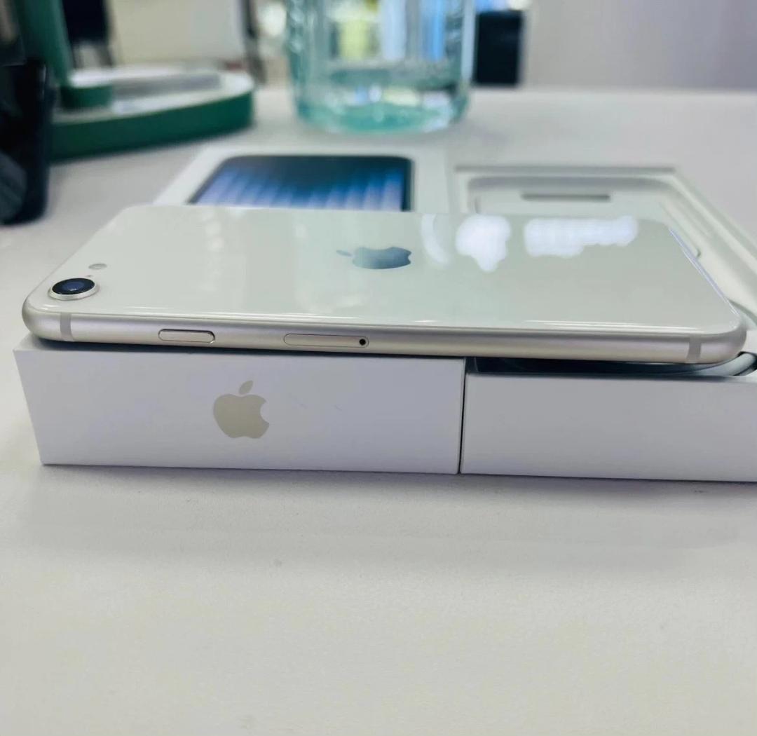 【期間限定／超美品】iPhone SE3 256GB｜SIMフリーホワイトモデル