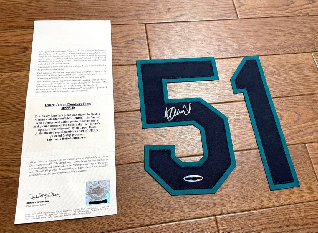 貴重　アッパーデック社　2004年　イチロー　直筆サイン　背番号　MLB証明有