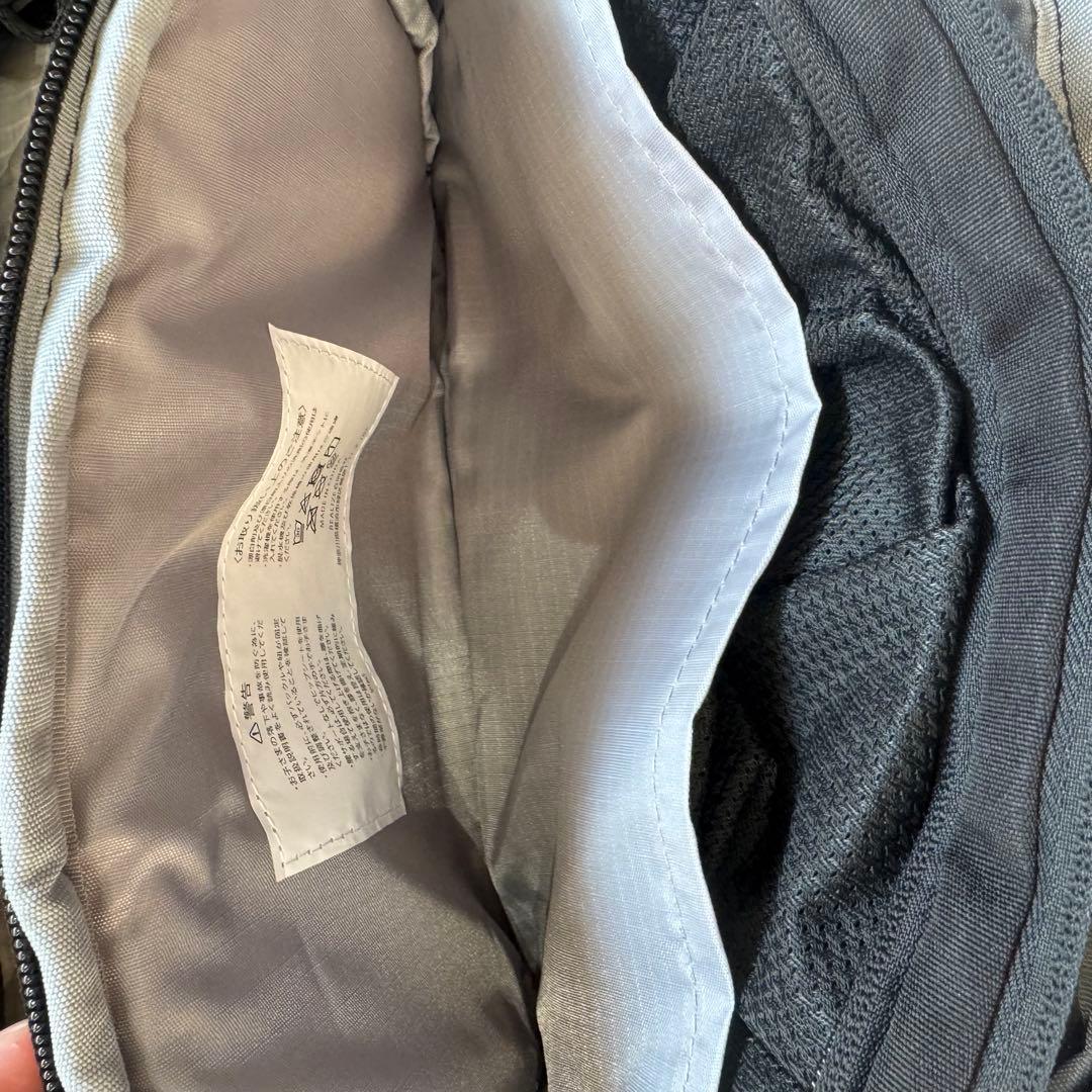 美品　pomulu ポムル ヒップシートブラック　ショルダーバック