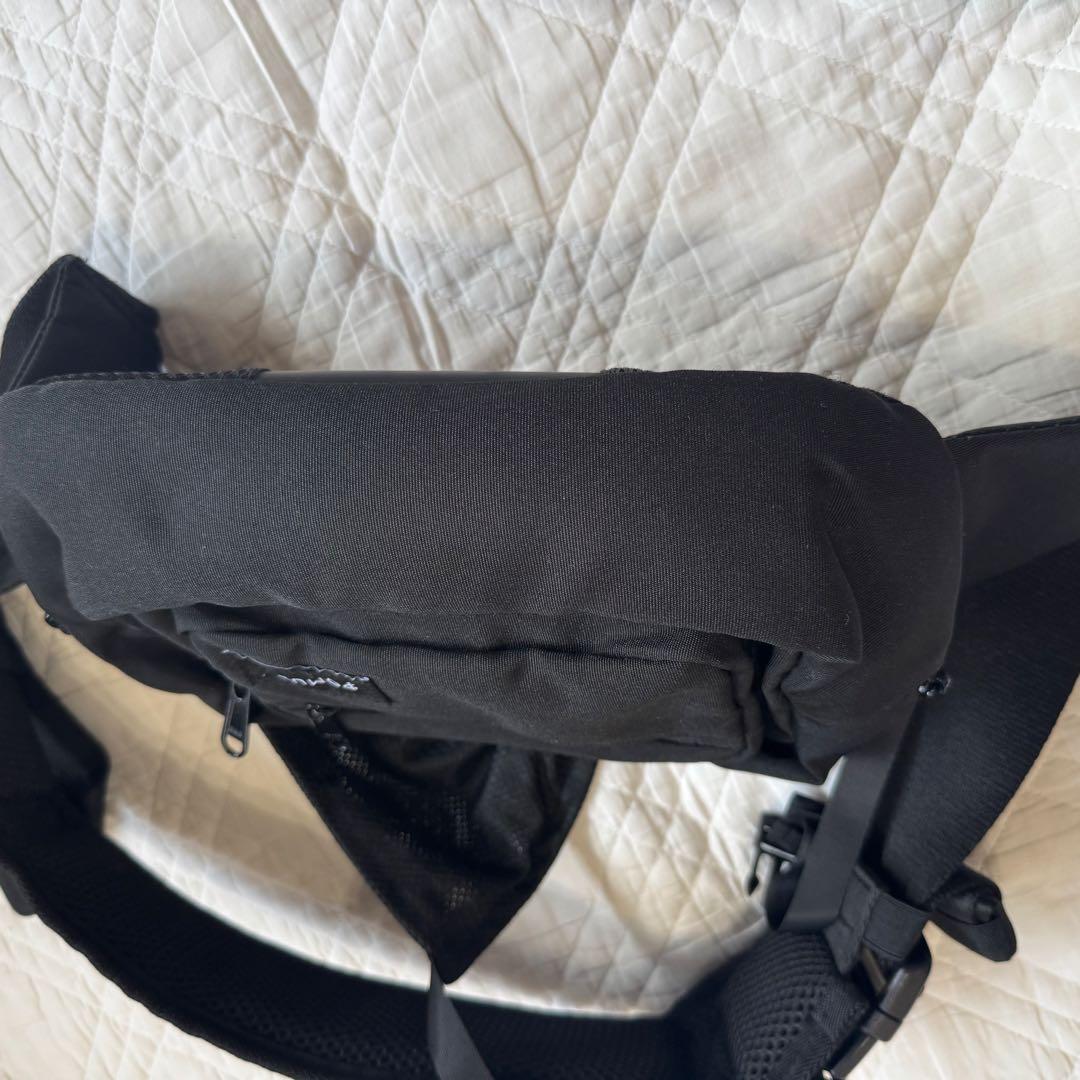 美品　pomulu ポムル ヒップシートブラック　ショルダーバック