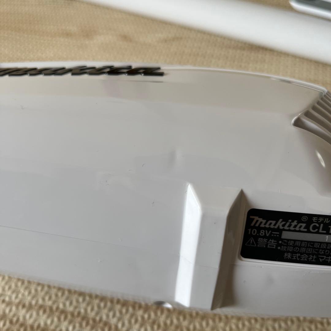 Makita 充電式クリーナー CL107FD 掃除機　マキタ