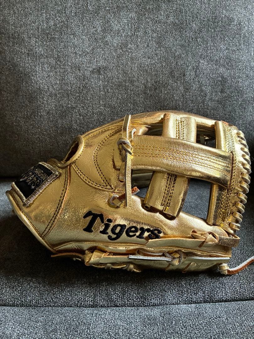 阪神タイガース　2003年セリーグ優勝記念　ゴールデングローブ　新品未使用