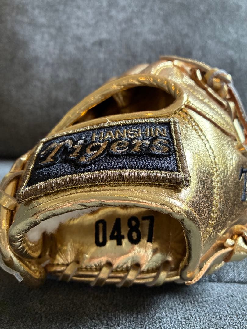 阪神タイガース　2003年セリーグ優勝記念　ゴールデングローブ　新品未使用