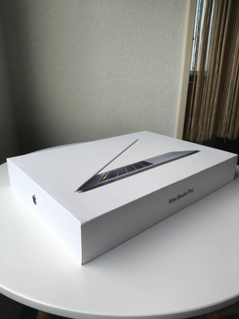 美品 MacBook Pro 15in 16G / 256G (スペースグレー)
